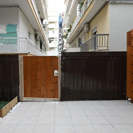 Modern Studio At Thessaloniki Exterior photo